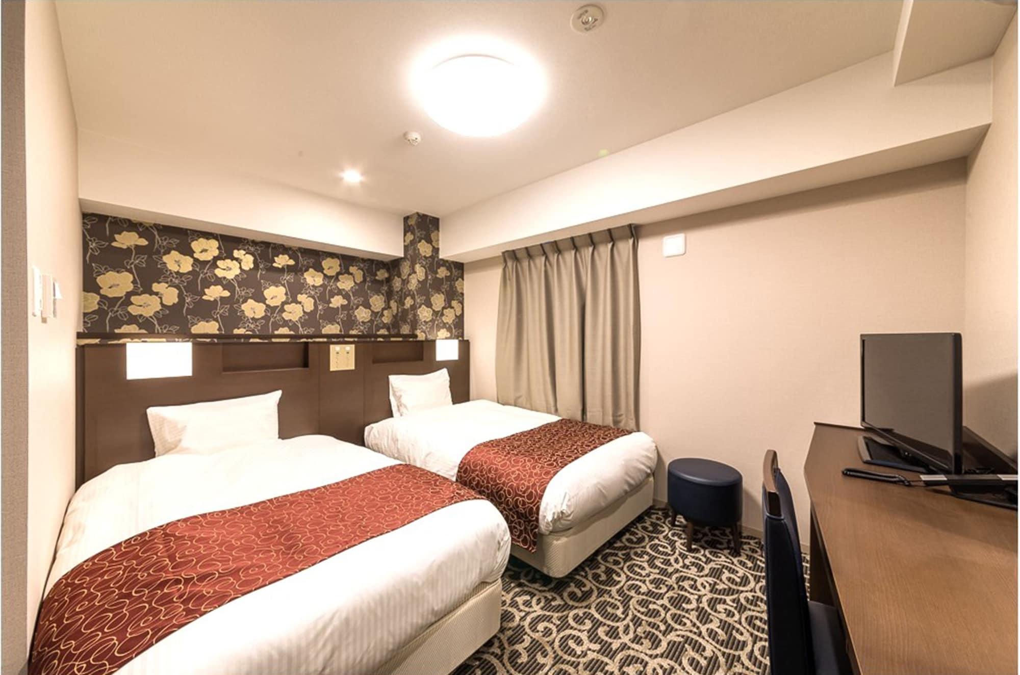 Hotel Hotel. Links Namba