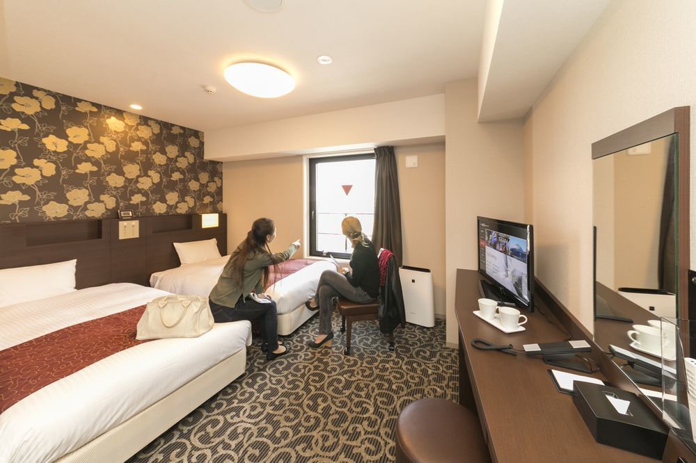 Hotel. Links Namba Ōsaka