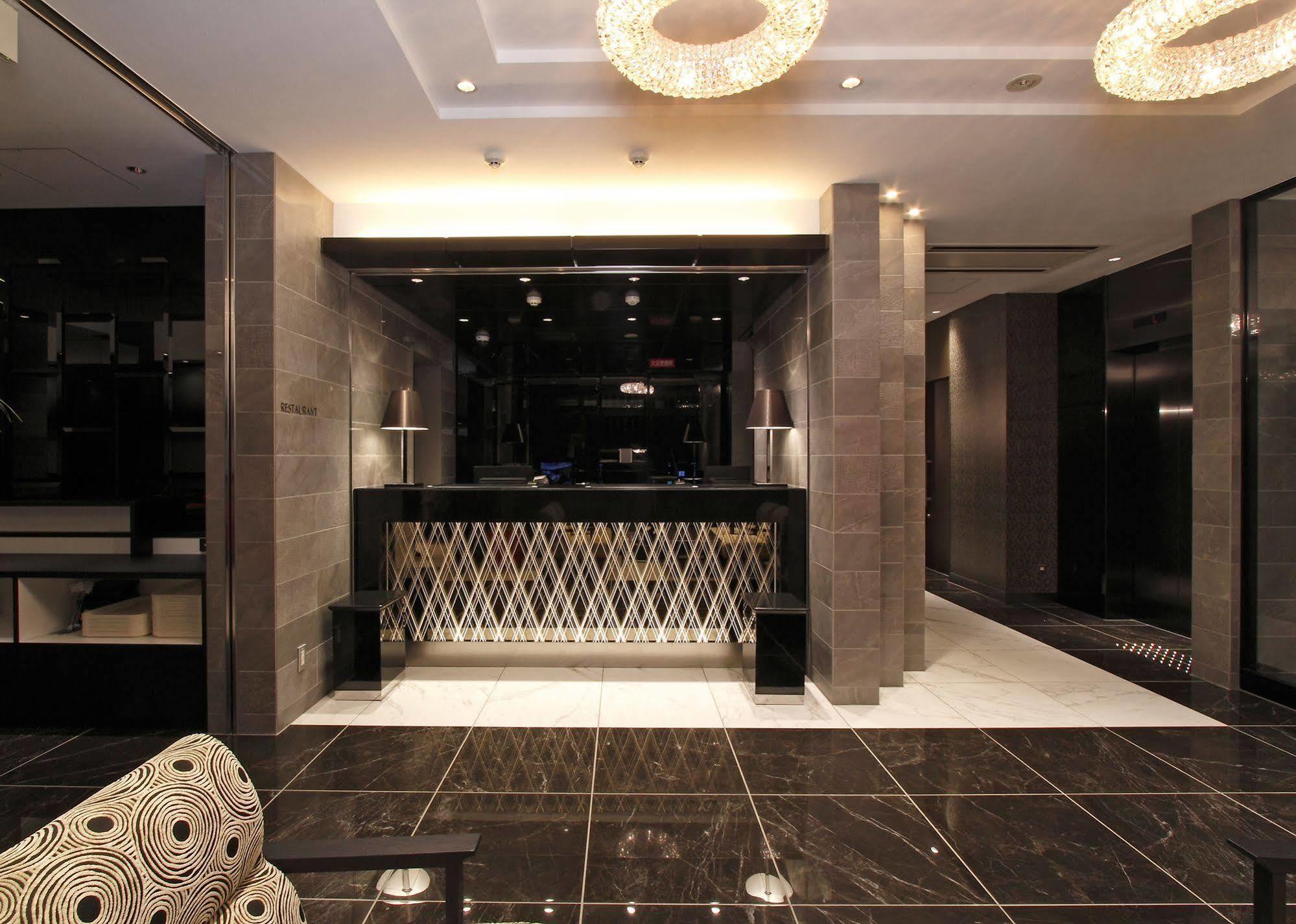 Hotel Hotel. Links Namba 3*